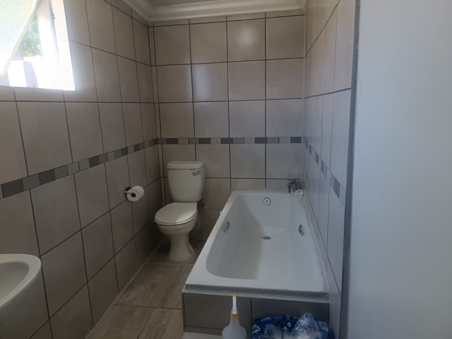 4 Bedroom Property for Sale in Herlear Northern Cape